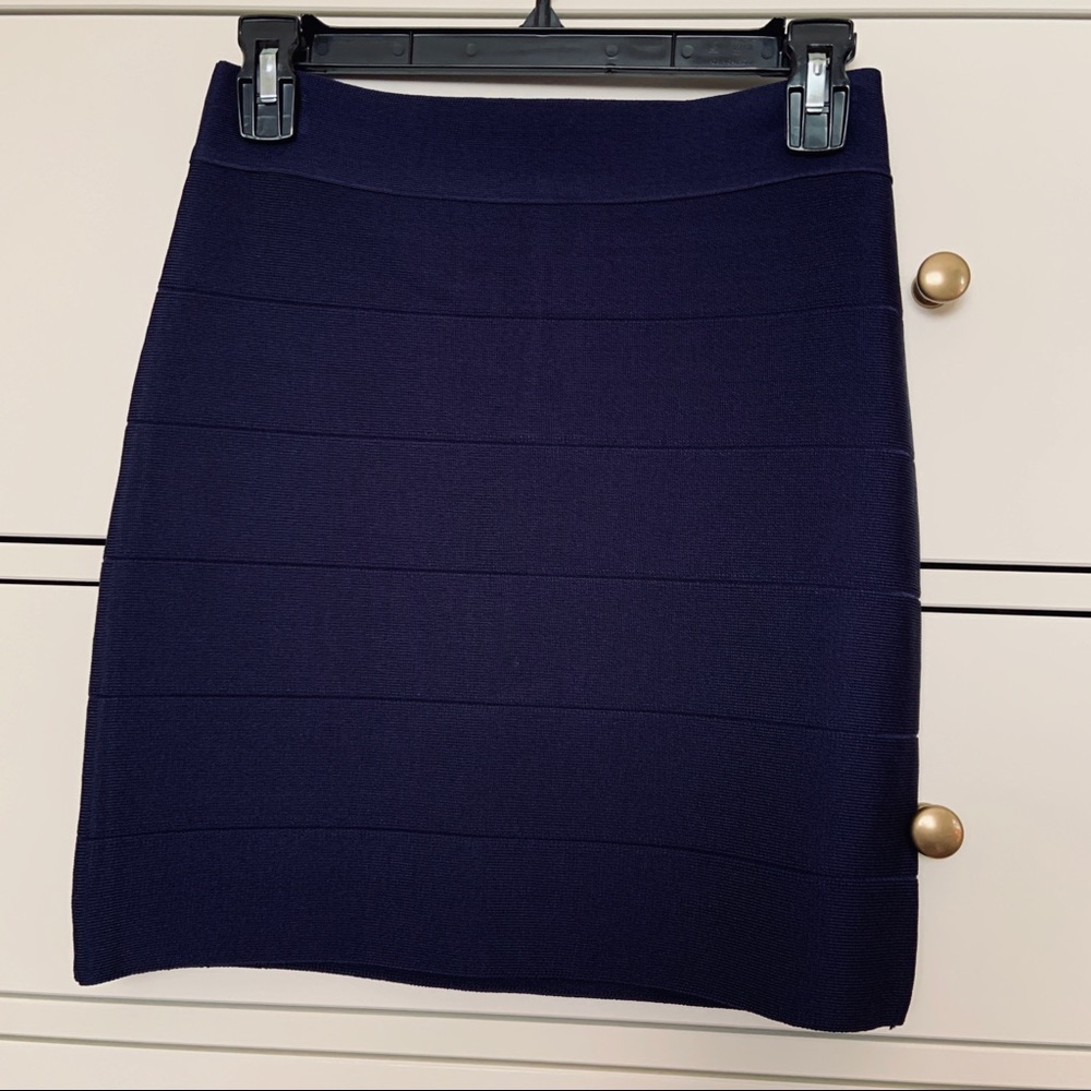 Bebe navy mini bandage skirt M